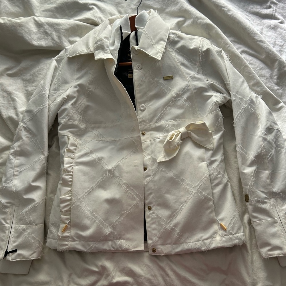 WHITE ORAGE SKI JACKET LIMITED EDITION